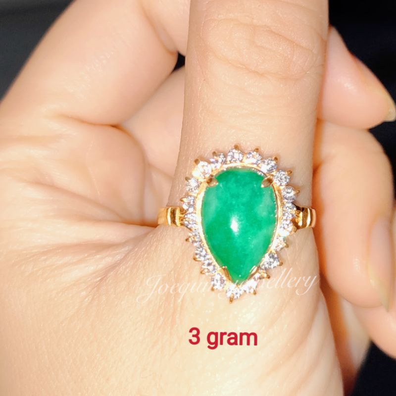 cincin batu giok emas muda