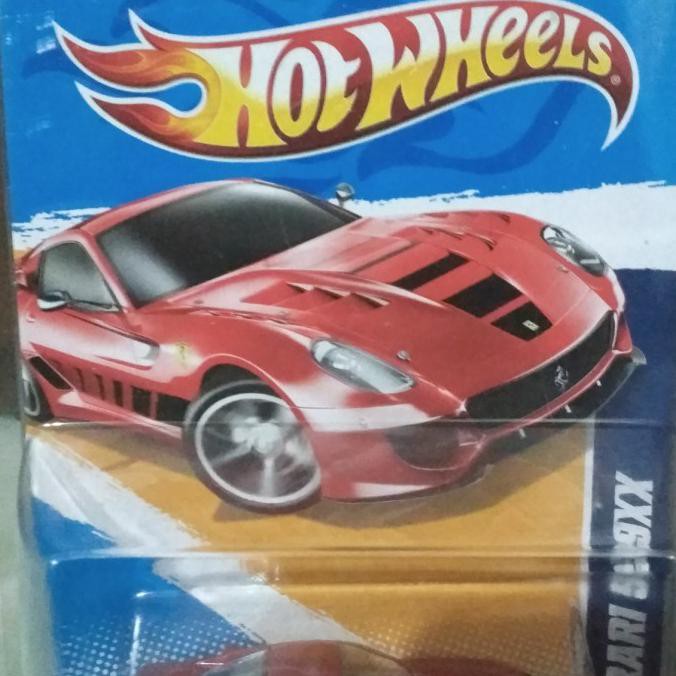 maddox - Hot wheels red Ferrari 599XX