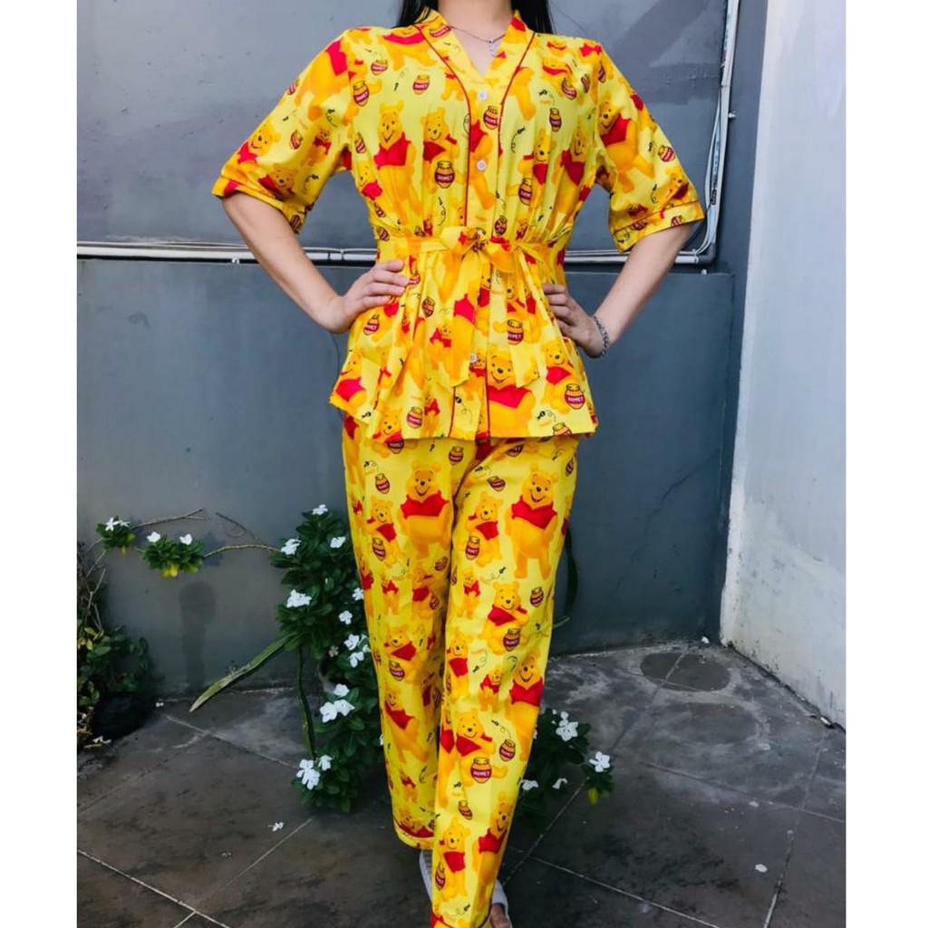 JNV Setelan Kimono CP Wanita Motif Karakter Kartun - Baju Tidur Kimono Lengan Pendek - Bahan Katun-Pooh Honey Kuning