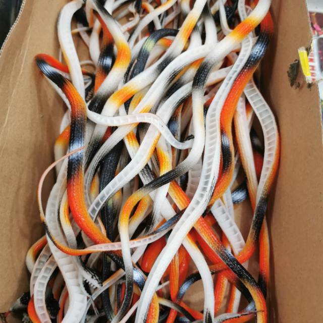 Mainan jahil prank ular snake karet lentur warna cobra piton palsu fake 4d1w