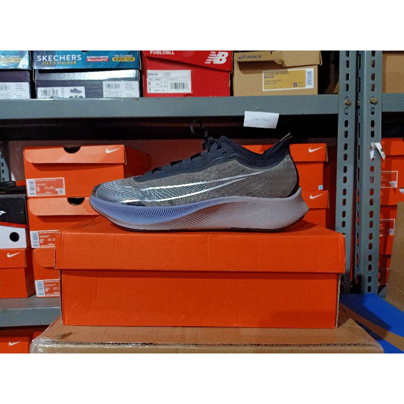 SEPATU LARI PRIA NIKE ZOOM FLY 3 THUNDER GREY AT8240001 ORIGINAL