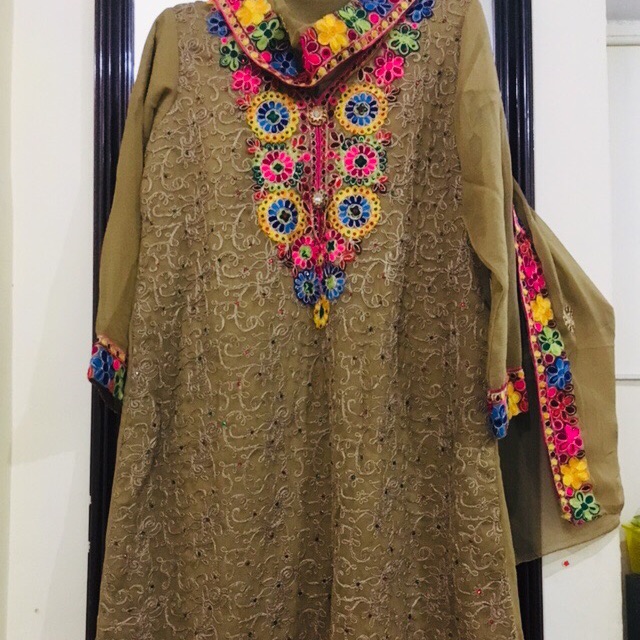Salwar Kameez Pakistani Outfit