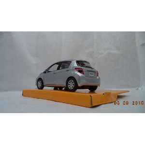 Terbaru  Mobil Mainan Toyota Yaris Silver Metalic Diecast  Official Licensed Product  Hemat