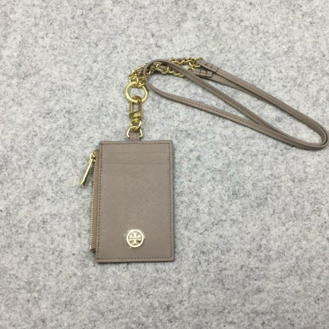 

Name Tag Holder Tory Burch Lanyard Terlaris