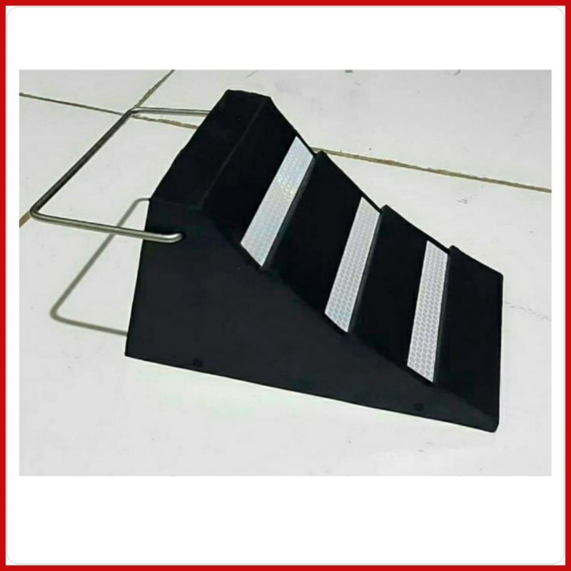 Karet Ganjalan Ban Mobil / Rubber Parking Chock / Rubber Wheel Chock