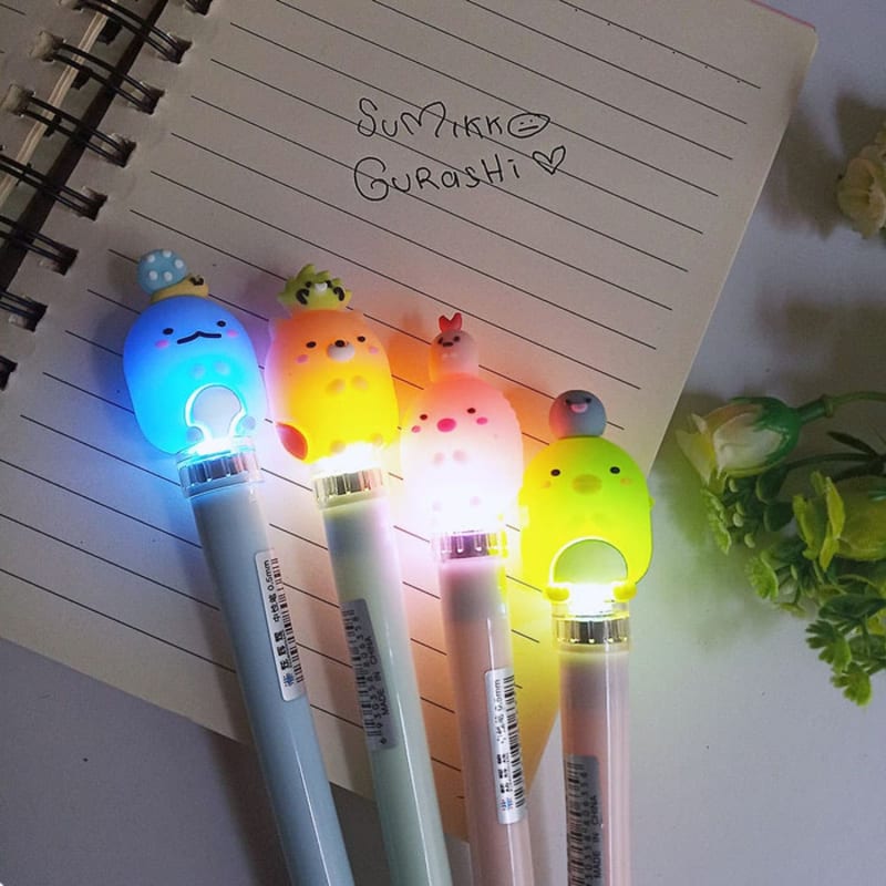 

Pulpen Lampu Sumikko Gurashi - Bisa nyala / LED Pen / Pulpen Senter