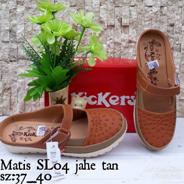 Sepatu sandal kickers / sandal wanita