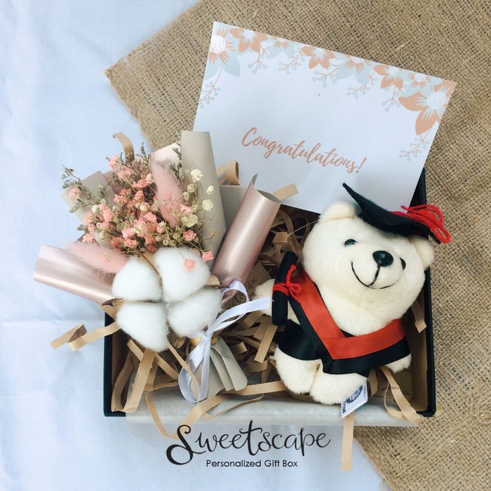 

Gift Box Package 17 - Paket Hampers 17 - Kado Wisuda - Kado Sidang