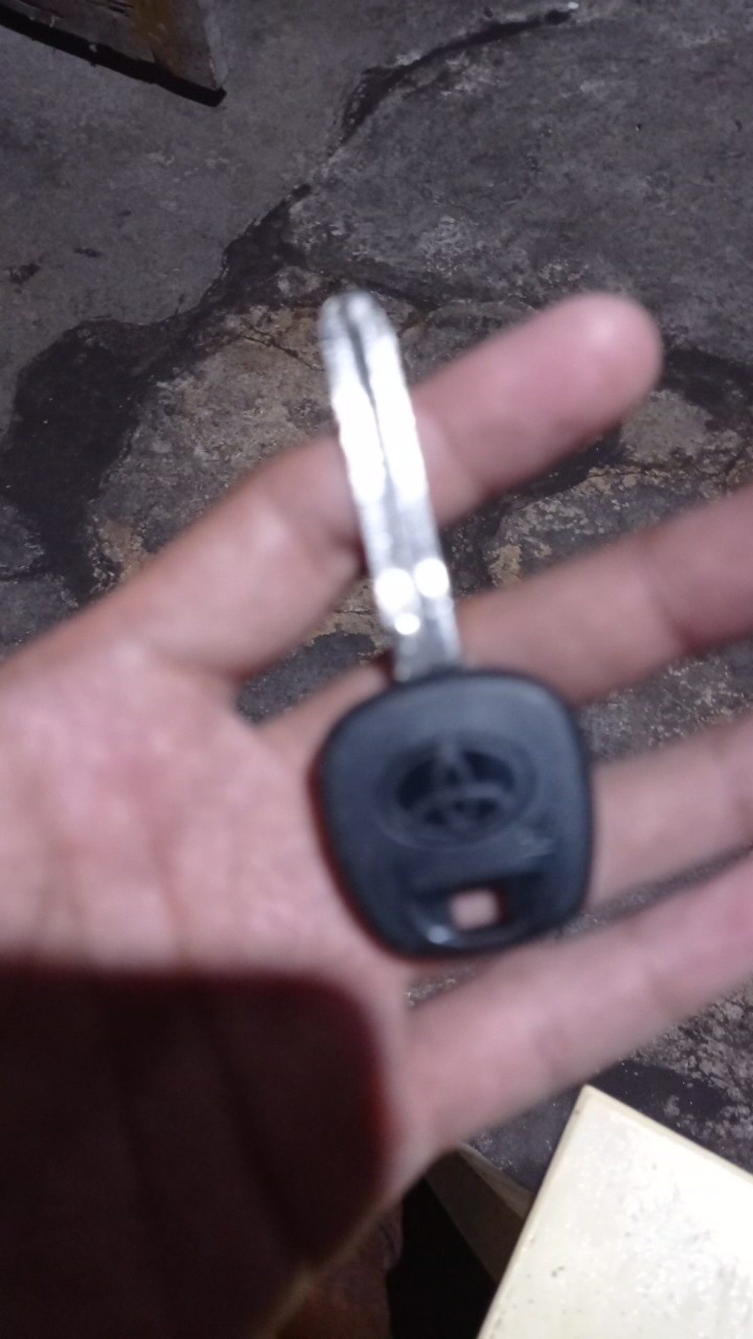 Bahan Kunci Winner Oshun ( Kanan )