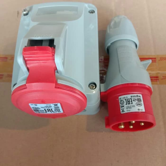 legrand surface mounting 555158+555128 SET 16A 4pin 3P+E IP44.