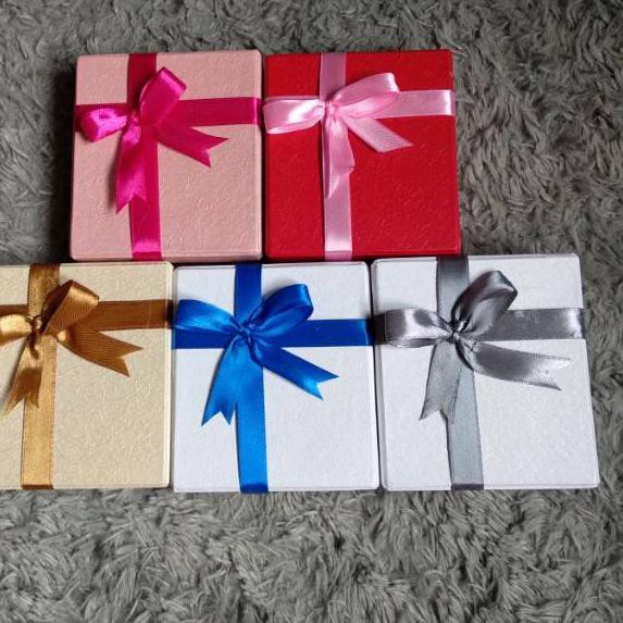 

Dapatkan box antam/kotak kado/souvenir