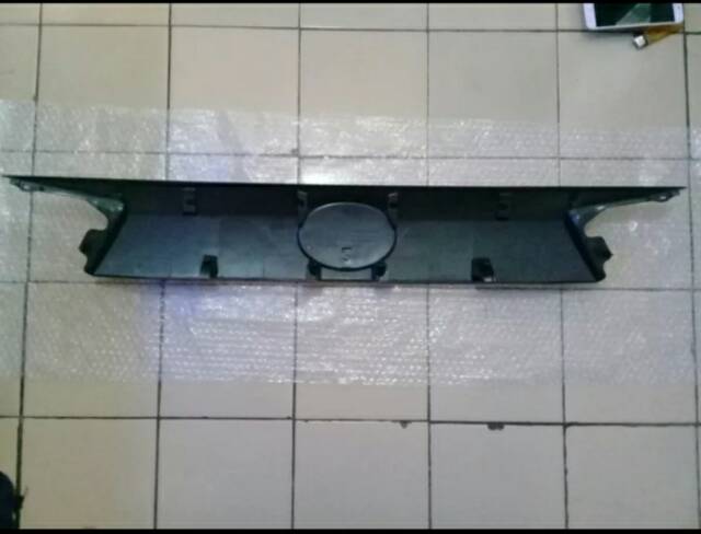 TRUNK LID BELAKANG INNOVA REBON VENTURER HITAM