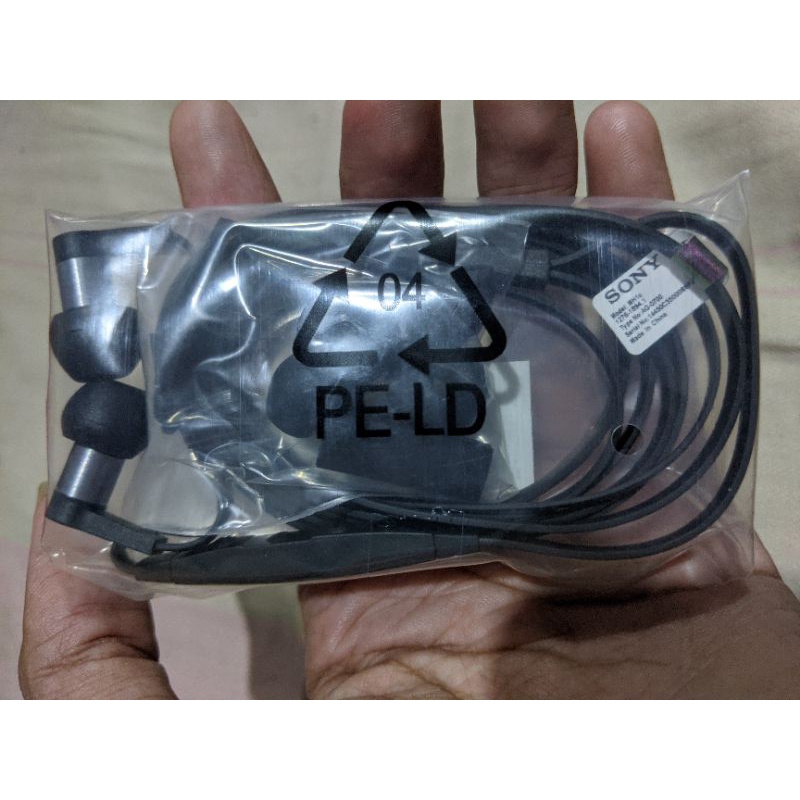 earphone sony mh1c winner om deska