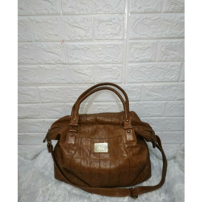 xxSOLDBYIGxx Anne Klein sling bag