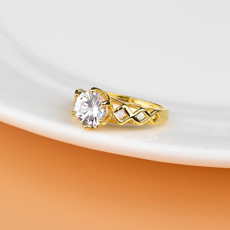 Cincin Lapis Emas Model Hollow Aksen Berlian Zircon Untuk Hadiah