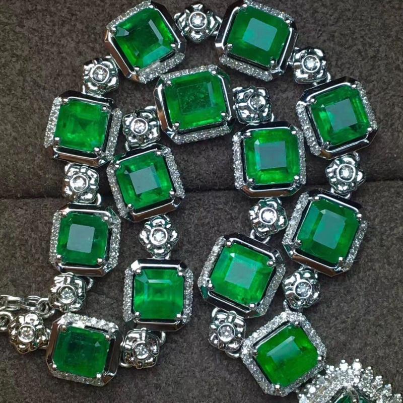 Kalung Rantai Dengan Liontin Batu Emerald Bentuk Kotak Mewah Untuk Wanita