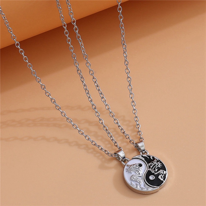 2pcs / Set Kalung Choker Liontin Yin Yang Tai Chi Cina Retro Bahan Alloy Warna Hitam Putih Untuk Pria