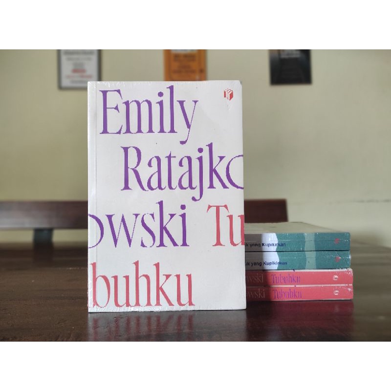 My Body (Tubuhku) karya Emily Ratajkowski