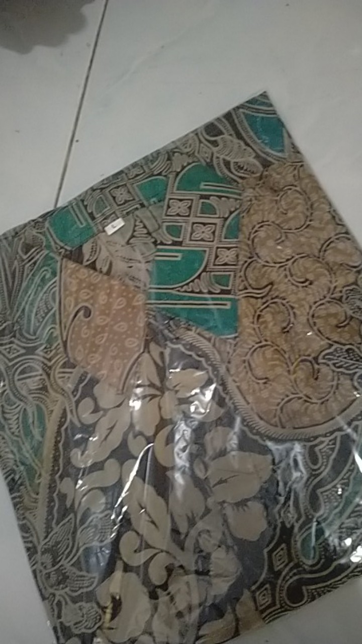 Kemeja Batik Pria Lengan Pendek     M  L  Xl