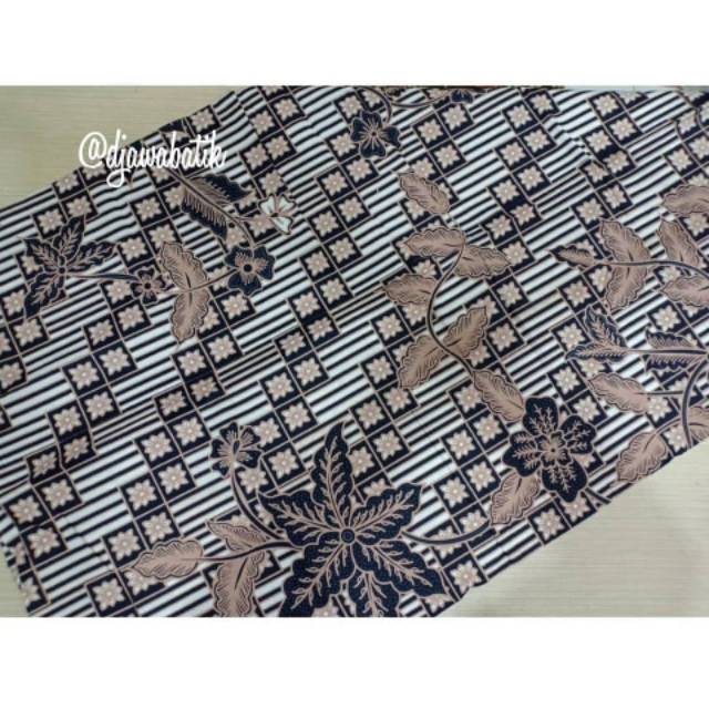 Kain batik kotak cream