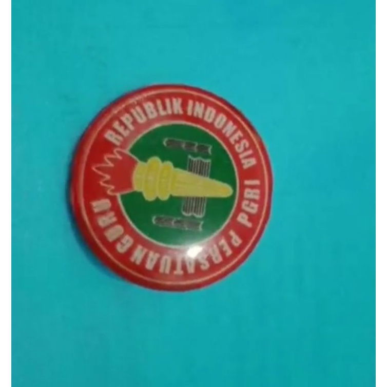 Pin PGRI 3cm Kuningan lapis fiber resin