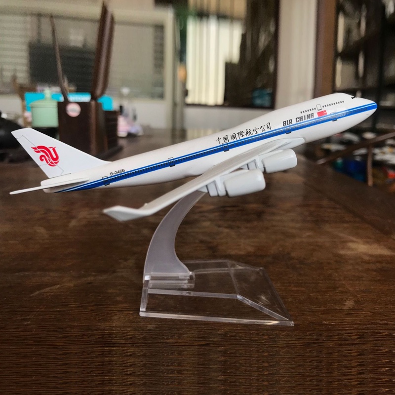 Mainan Pesawat Terbang Airbus 380 Bahan Metal Model Chinahongkong Cathay Pacific Boeing 747 787