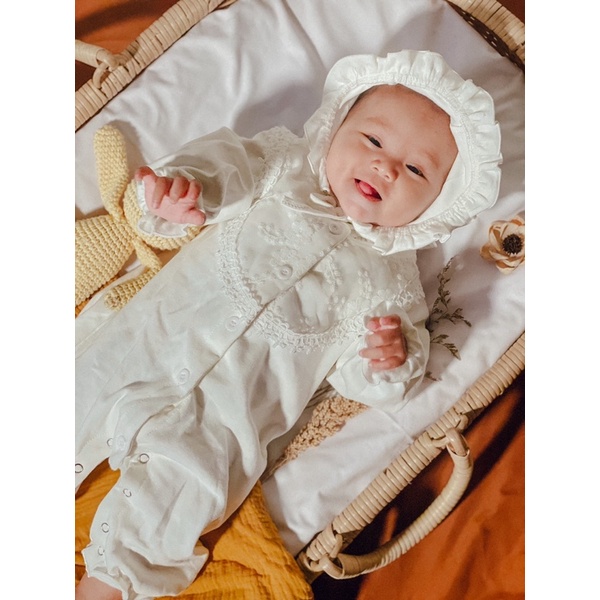 royal babe - Bodysuit set bonnet- ivory ruffle - cotton premium / baju aqiqah bayi / setelan aqiqah 