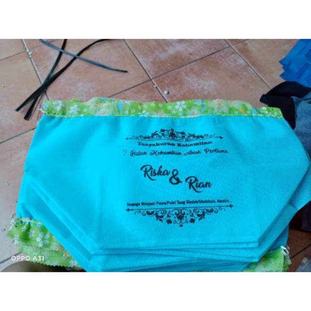 

Tas serut ukuran box 20x20 sablon desain sesuai pesanan