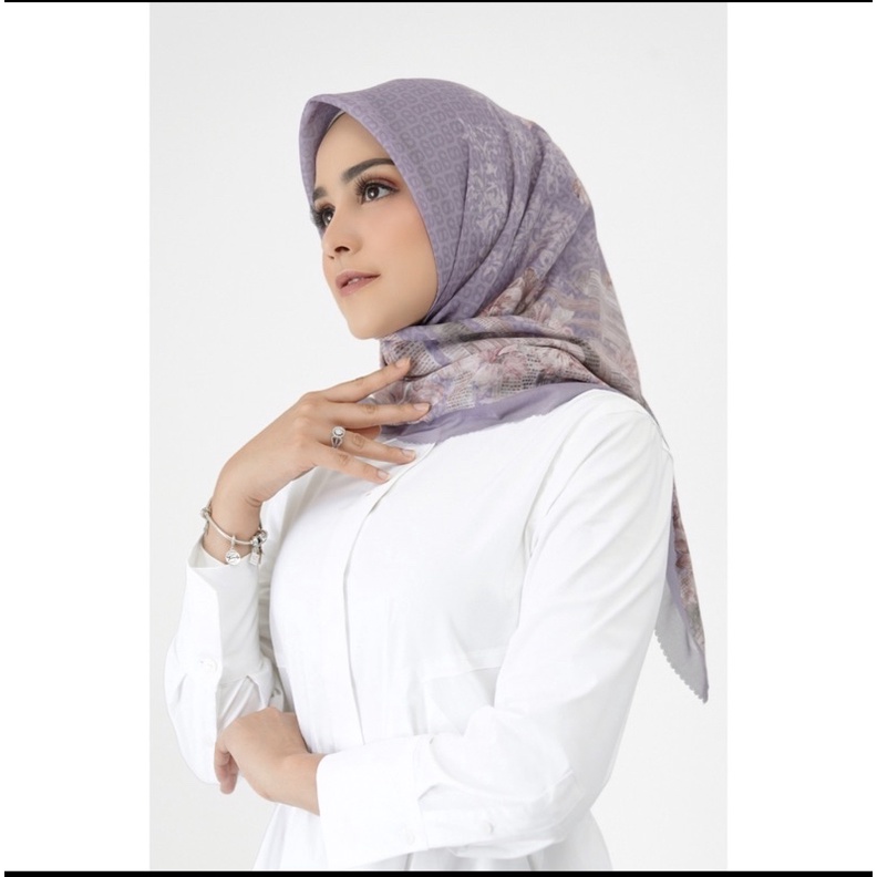Buttonscarves Malaya Iris
