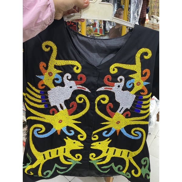 Baju manik dayak kaltim manik