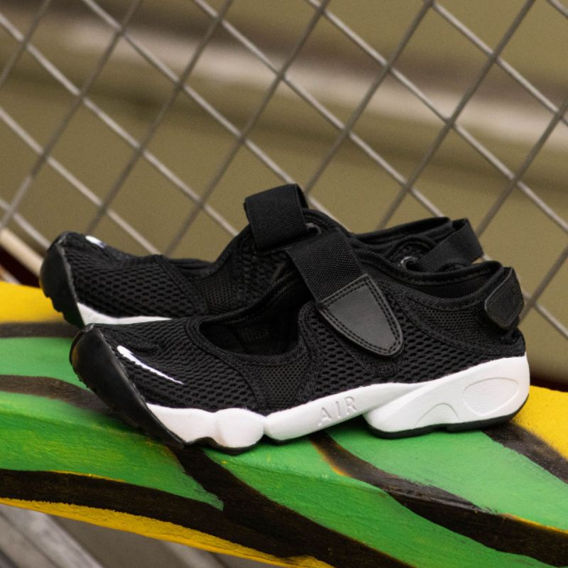 Nike air rift black sole white