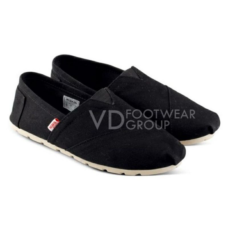 Sepatu Wakai Pria | sepatu Wakai wanita | sepatu Wakai fullblack hitam polos hitam sol Cream Hitam s