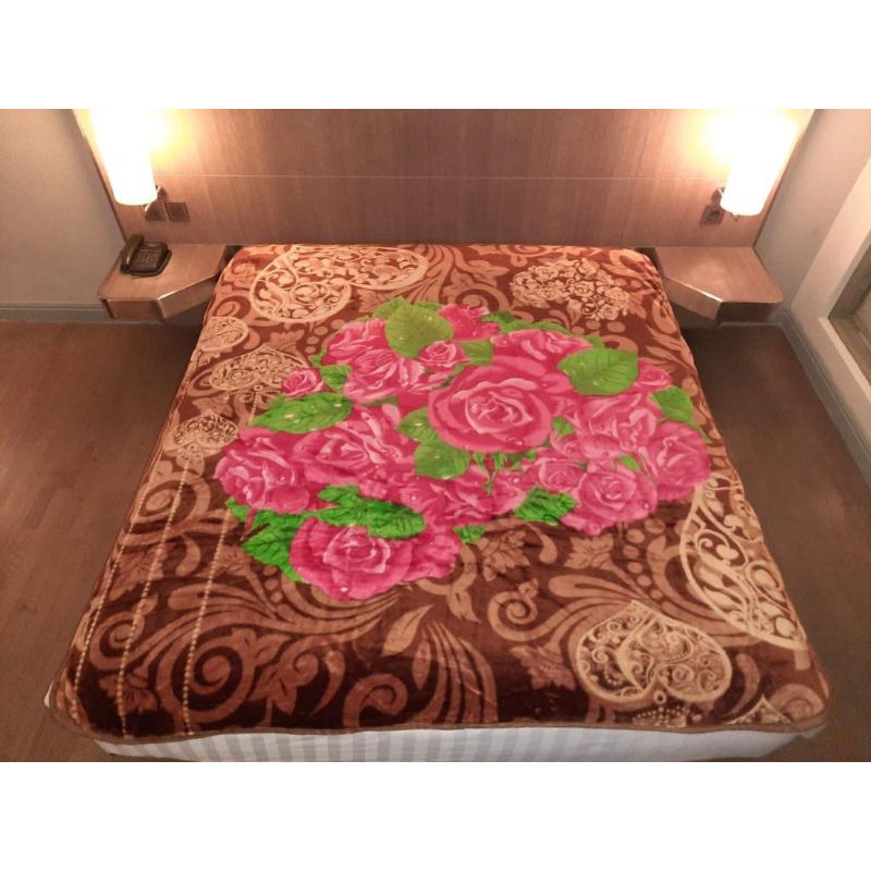 SELIMUT TEBAL TWILLY,  SIGNATURE, UNTUK SEGALA KEPERLUAN, ANTI DINGIN, UKURAN 200 X 220, FREE MASKER