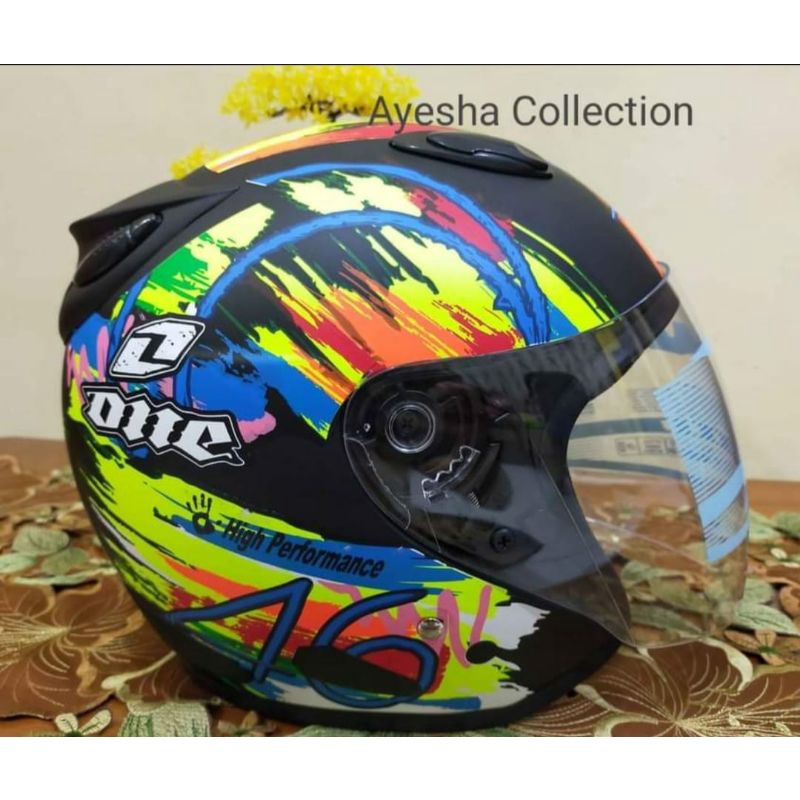 Helm ink bermotif