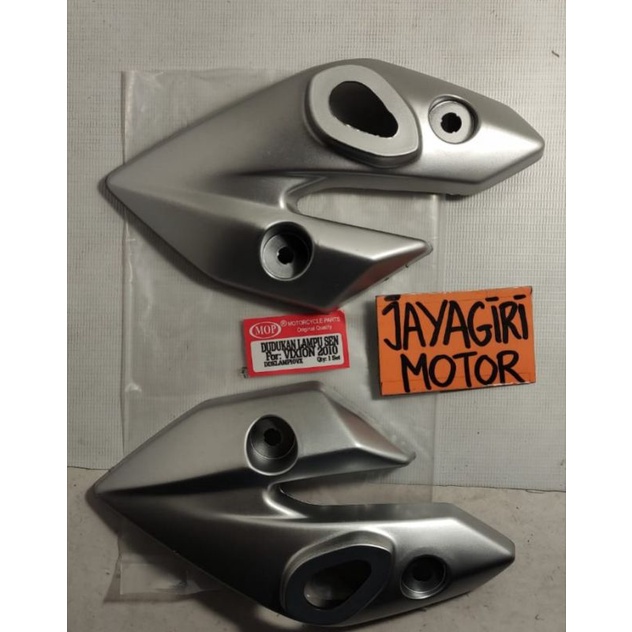 Dudukan Lampu Sen Vixion 2010 Kupingan Sein Sign Depan Cover Bracket Breket Braket Pangkon Telinga O