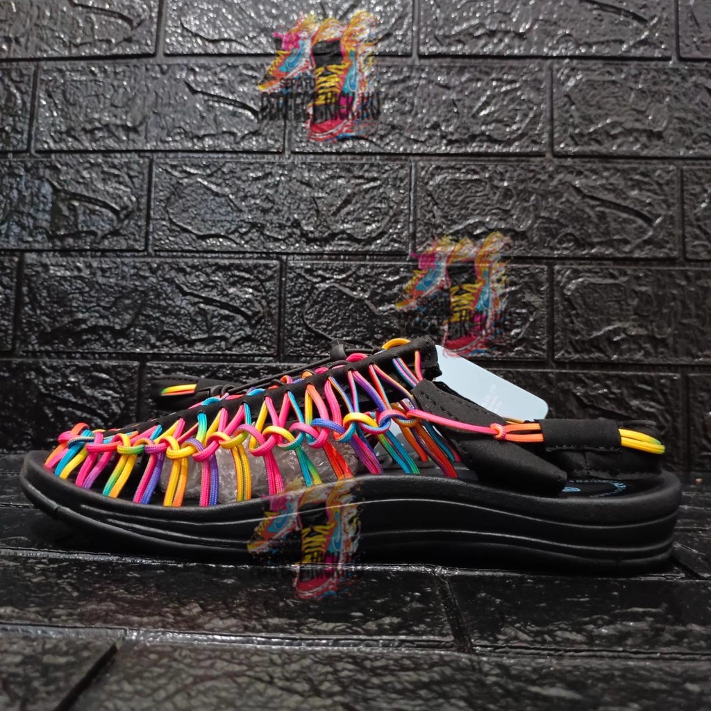 SEPATU SANDAL KEEN UNEEK BLACK MULTICOLOR