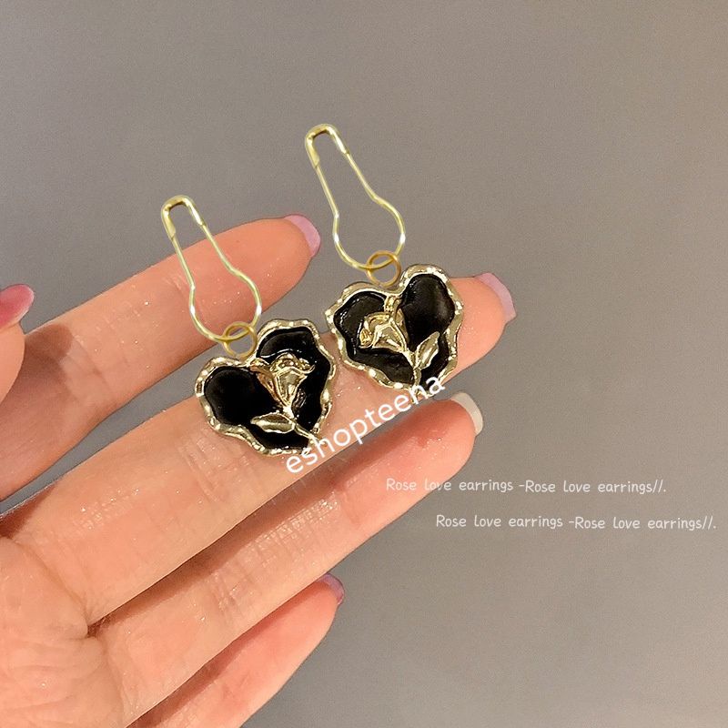 A17 anting hijab love mawar hitam gold_anting jilbab