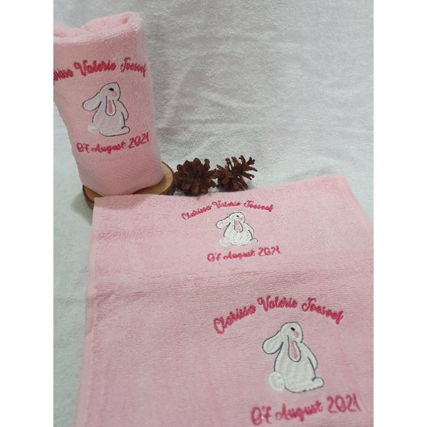 MH Souvenir Handuk Bordir Custom Warna - Merk Anjoly | Logo Perusahan | Karakter Kartun | Karakter B