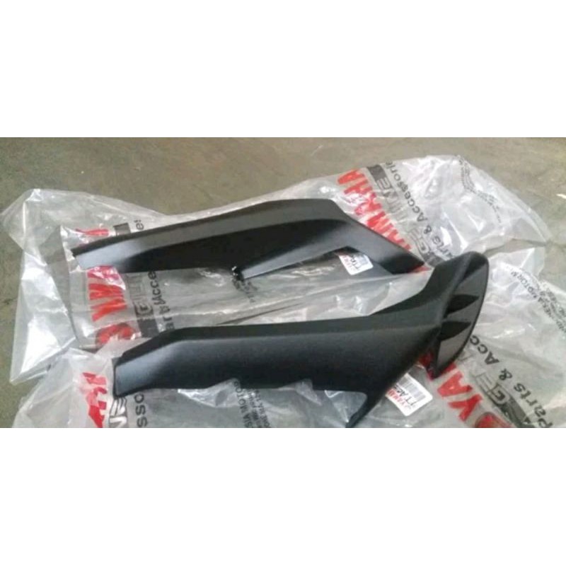 sirip sayap kanan kiri xeon gt 125 hitam original ygp