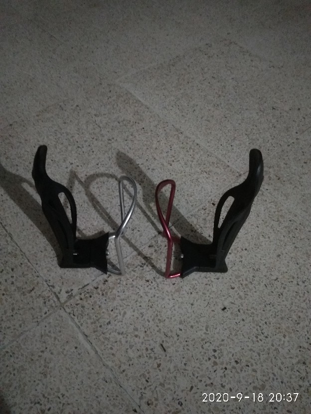 Holder Botol Minum Bahan Aluminium Untuk Sepeda Gunung