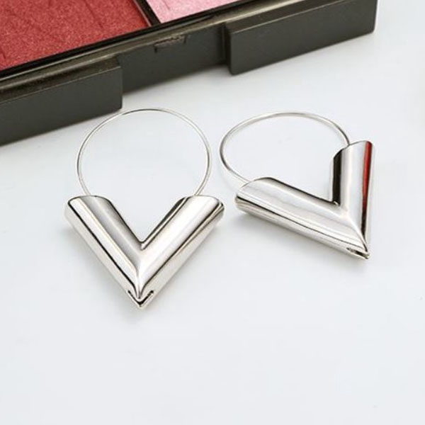 OILA anting v shape korean simple metal earrings (3D2) jan195