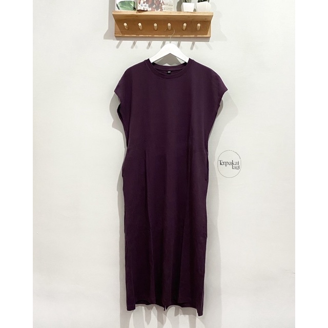 Uniqlo Slit T-Shirt Dress