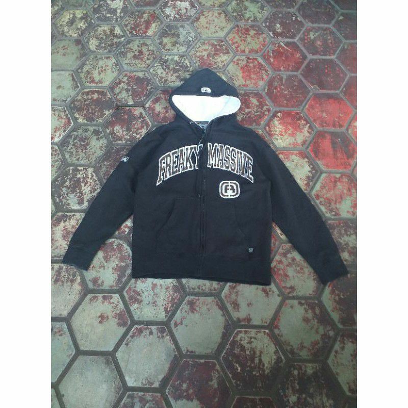FREAKY MASSIVE ZIPHOODIE