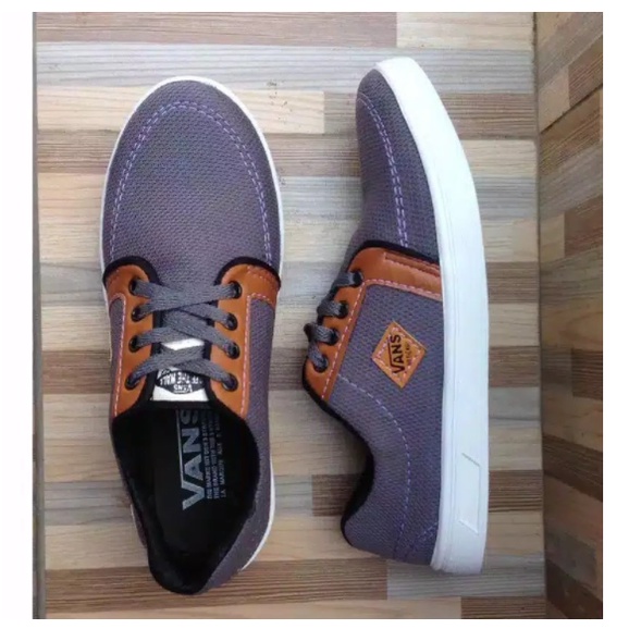 GRAND FASHION SALE 8.8 Sepatu pria cesual Vanns termurah VD02 REALPICT-Abu