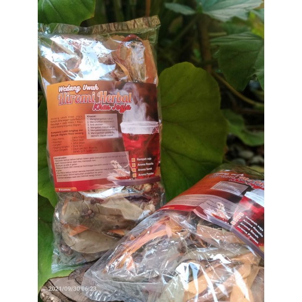 

Wedang Uwuh Komplit Lada Hitam+Kapulaga+Kayu manis Batang+Jahe Segar+Gula Batu isi lebih banyak 30gram