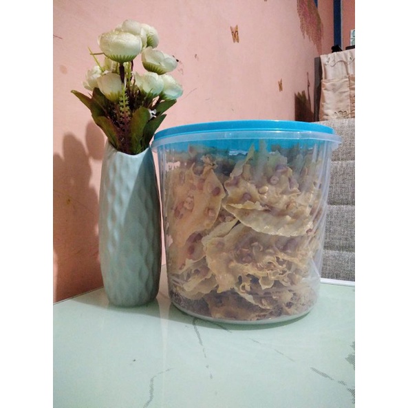 

Aneka peyek dengan toples 5liter