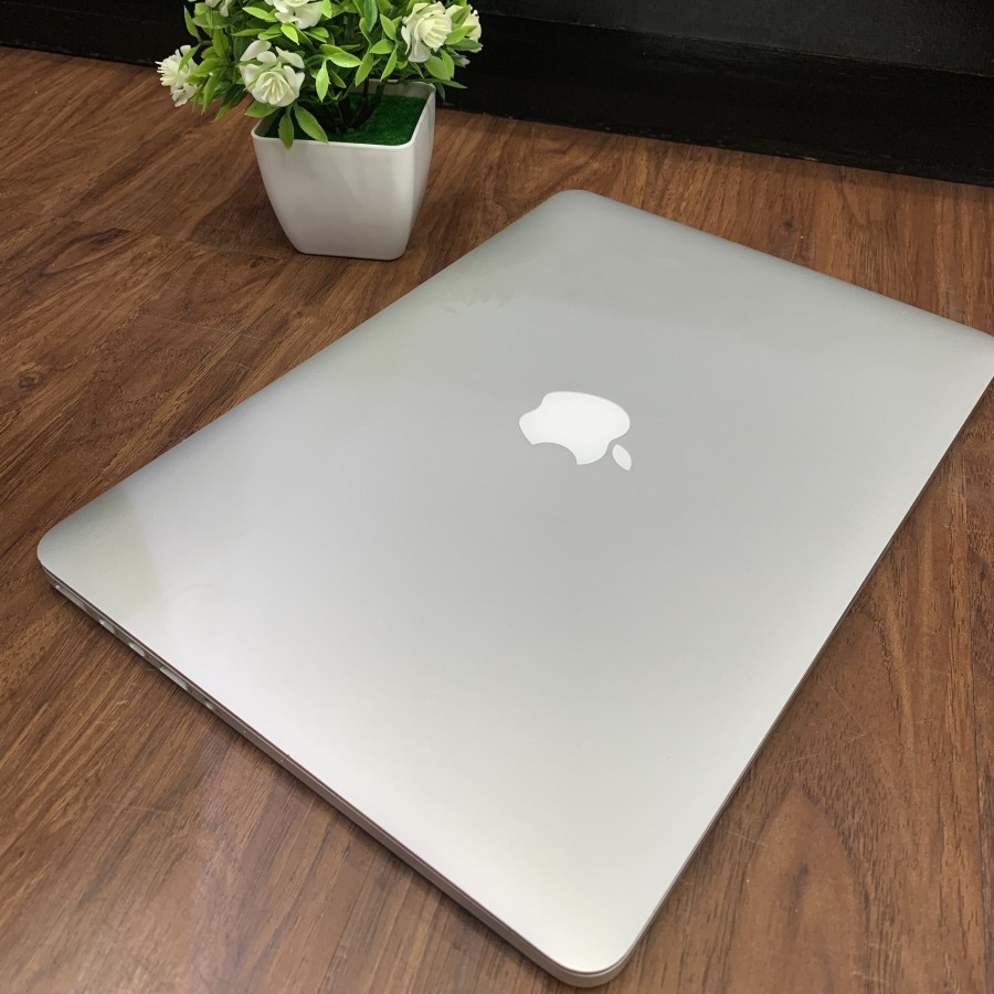 Macbook Pro Retina 13-inch Ci5 Ram 8GB SSD 128GB (Second)