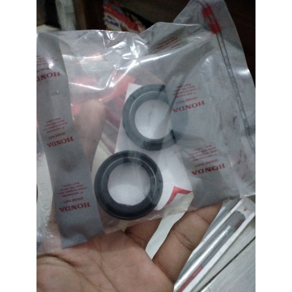 AS SOK SHOCK DEPAN BEAT FI BEAT POP SCOOPY FI VARIO 125 VARIO 150 SET SEAL