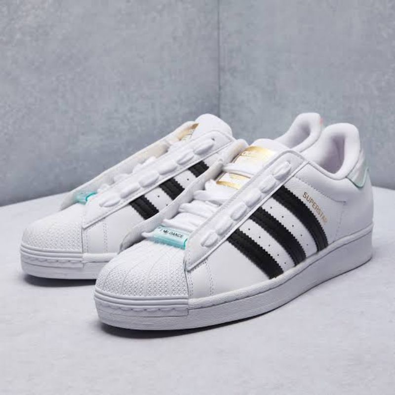 superstar slip on black