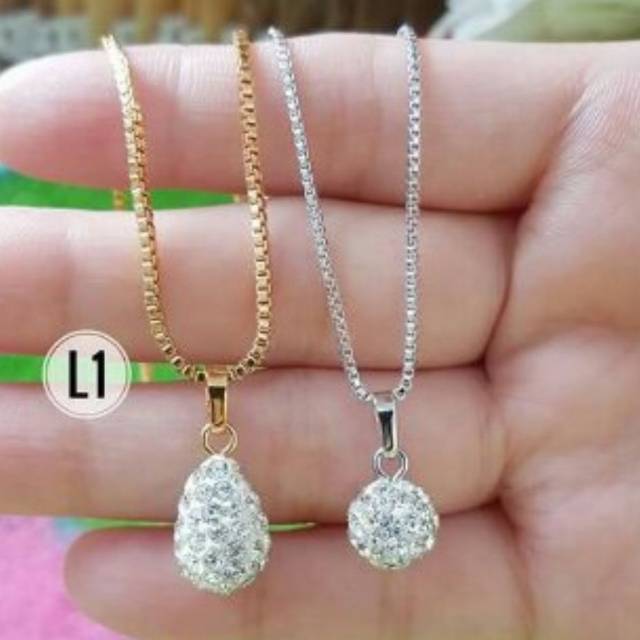 Kalung cantik permata oval dan bulat